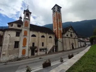 Facciata - Oratorio dell' Annunziata a Vanzone con San Carlo