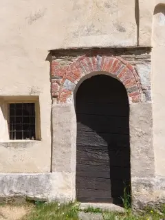 Portale - Chiesa di San Costanzo a Vignolo