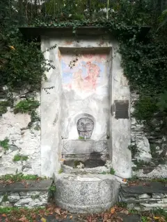 Mascherone celtico - Oratorio di San Pietro a VogognaFrazione Dresio