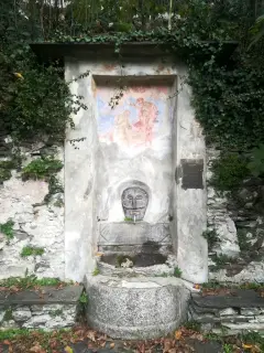 Mascherone celtico - Oratorio di San Pietro a VogognaFrazione Dresio