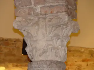 Capitello cripta - Chiesa Museo di San Giovanni a Asti