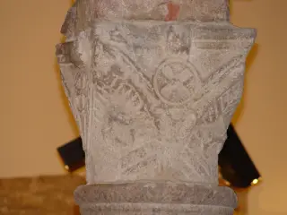 Capitello cripta - Chiesa Museo di San Giovanni a Asti