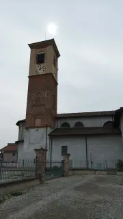 Fianco e campanile - Chiesa di San Benigno a CuneoFrazione San Benigno