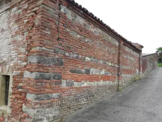 Fianco - Chiesa Cimiteriale di Santa Maria Maddalena a MarentinoFrazione Avuglione
