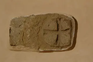 Elementi lapidei - Parrocchiale di Santa Maria delle Ghiare a Castello di Annone