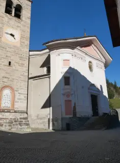 Facciata e campanile - Parrocchiale dell' Assunta a Etroubles