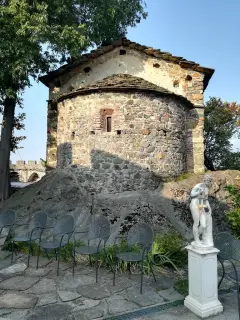 Abside - Chiesa di San Pietro a Pavone Canavese