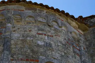 Abside particolare sculture - Chiesa Cimiteriale di San Martino a Montafia