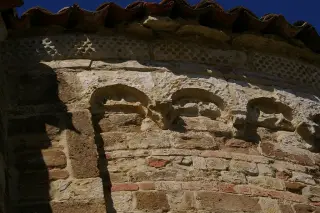 Abside particolare sculture - Chiesa Cimiteriale di San Martino a Montafia