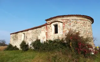 Abside e fianco destro - Oratorio di Santa Maria di Lebbia a Carpignano Sesia