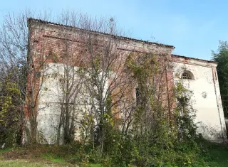 Fianco Destro - Chiesa della Beata Vergine Addolorata a Fara Novarese
