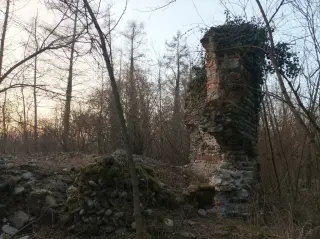 Resti Abside - Ruderi della Cappella di San Giorgio a Gattinara