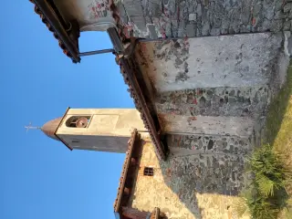 Fianco e campanile - Cappella di San Grato a Pavone Canavese