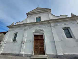 Facciata - Chiesa di San Giovanni Evangelista a Torre Canavese