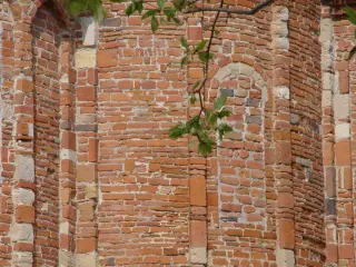 Monofora tamponata - Chiesa di Santo Stefano a Castellazzo Bormida