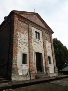 Facciata - Chiesa di San Pietro de Fenestrella a Berzano di San Pietro
