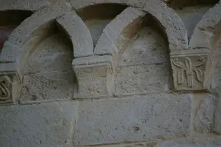 Fregi esterni: palmetta - Pieve o Chiesa Cimiteriale di San Lorenzo a Montiglio Monferrato