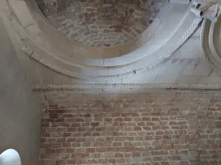 Fregio a damier - Pieve o Chiesa Cimiteriale di San Lorenzo a Montiglio Monferrato