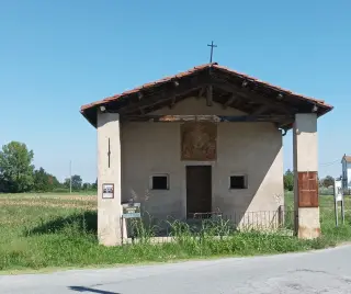 Facciata - Cappella dei Santi Pietro e Paolo a MondovìFrazione Carassone
