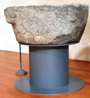 Fonte battesimale - Chiesa di Santa Maria Assunta o Saint-Roch o Castro Argenteo a VilleneuveFrazione Saint-Roch