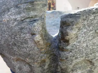 Fonte battesimale dettaglio - Chiesa di Santa Maria Assunta o Saint-Roch o Castro Argenteo a VilleneuveFrazione Saint-Roch