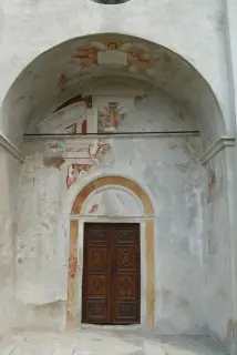 Portale - Chiesa di Fontaney della Beata Vergine Maria a Pont-Saint-Martin