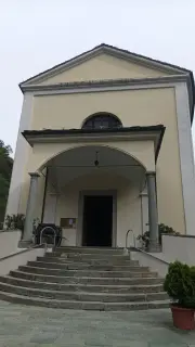 Facciata - Parrocchiale dell' Assunzione di Maria a Bard