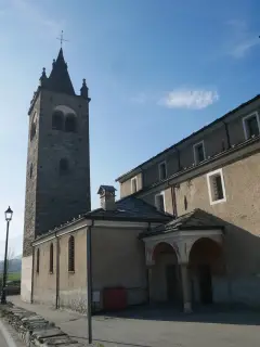 Fianco e campanile - Parrocchiale di San Maurizio a Fénis