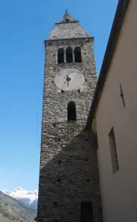 Fianco e campanile - Chiesa di Sant'Eustachio a SarreFrazione Chesallet