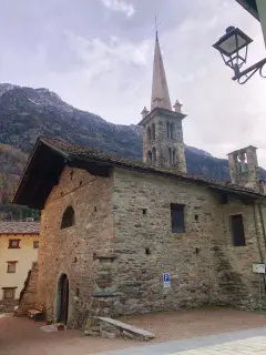 Facciata e campanile - Parrocchiale di Sant'Orso a La SalleFrazione Derby
