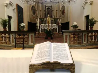 Abside dall'altare - Chiesa della Santissima Annunziata a Roccaverano