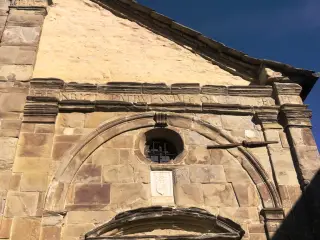 Lato destro facciata - Chiesa della Santissima Annunziata a Roccaverano