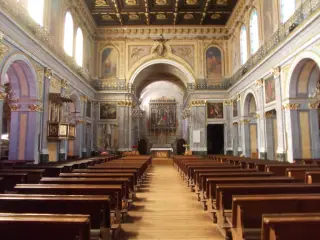 Vista verso presbiterio - Parrocchiale di San Lorenzo Martire a Cavour