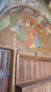 Affreschi e stalli - Cappella del Castello a Issogne