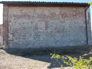Lato nord con finestra occlusa - Cappella di Santa Maria Dei Genitrix a Villafranca PiemonteFrazione San Luca