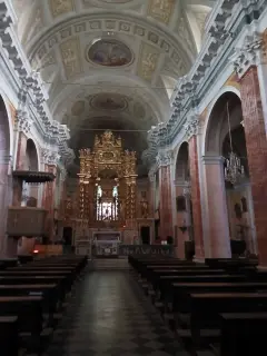 Interno verso altare - Parrocchiale di Santa Maria Assunta a Bricherasio