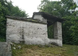 Fianco sinistro - Cappella di Sant'Antonio a Alto SermenzaFrazione Rimasco Borgo di Priami