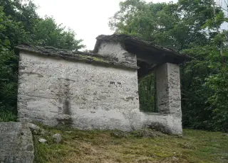 Fianco sinistro - Cappella di Sant'Antonio a Alto SermenzaFrazione Rimasco Borgo di Priami