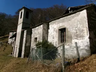 Fianco - Oratorio di Santa Maria di Pediclosso a Campiglia CervoFrazione Santa Maria di Pediclosso