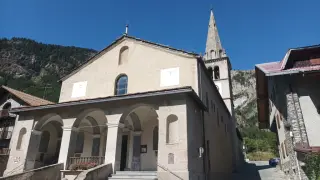 Facciata - Parrocchiale di Sant'Antonio Abate a BardonecchiaFrazione Melezet