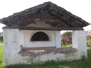 Facciata e Portico - Cappella di San Francesco a Boves