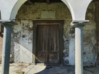 Portale - Chiesa di San Giovanni Battista alla Colombara a Livorno FerrarisFrazione Colombara