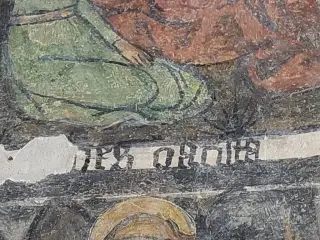 Dettaglio scritte gotiche - Cappella di San Giacomo a Busca