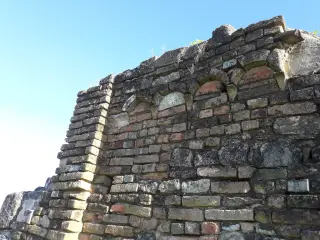 Archetti pensili del fianco sinistro - Chiesa di San Martino di Castelvero a Piovà Massaia