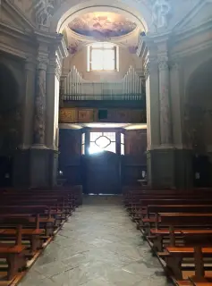Interno verso contrfacciata - Parrocchiale di Maria vergine Assunta a Venasca