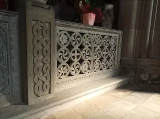 Interno neogotico - Chiesa di San Genesio a Castagneto PoFrazione San Genesio