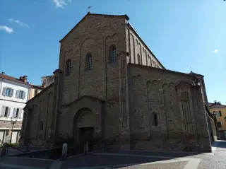 Facciata - Basilica o Cattedrale di San Pietro a Acqui Terme