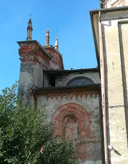 Finestra gotica tamponata - Parrocchiale di San Lorenzo a Andorno Micca