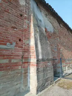 Fianco - Chiesa di San Pietro di Navigliano a San Sebastiano Da PoFrazione Navigliano