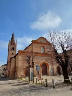 Facciata e campanile - Chiesa di San Giovanni Battista a Sale